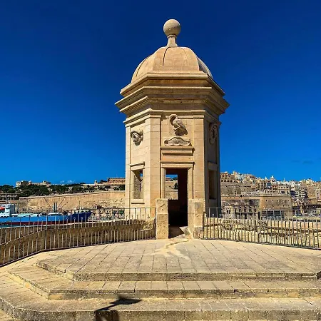 New & Unique - A 5 Minutes Ferry To Capital Of Valletta Апартаменты