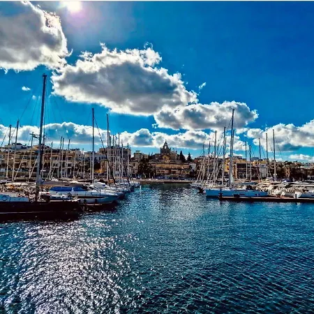 New & Unique - A 5 Minutes Ferry To Capital Of Valletta