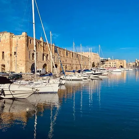 New & Unique - A 5 Minutes Ferry To Capital Of Valletta * Senglea