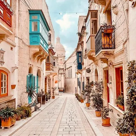 New & Unique - A 5 Minutes Ferry To Capital Of Valletta سنجليا