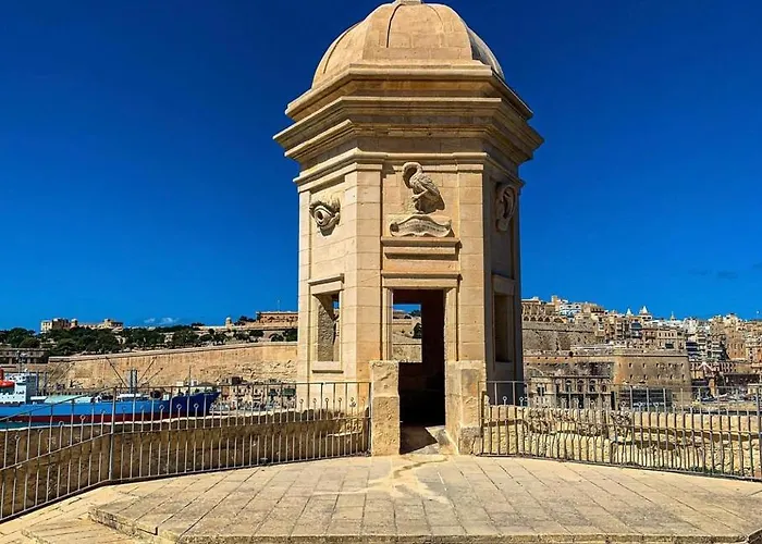 New & Unique - A 5 Minutes Ferry To Capital Of Valletta アパート